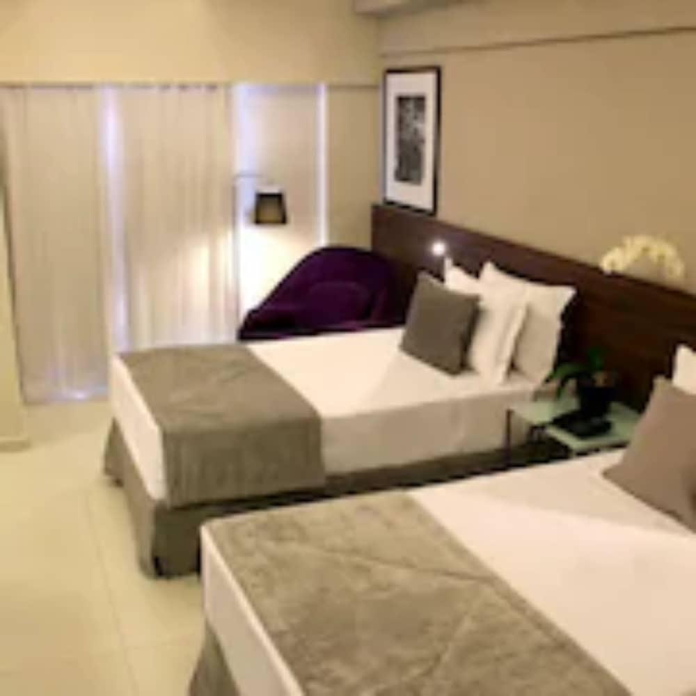 Blue Tree Towers 4*